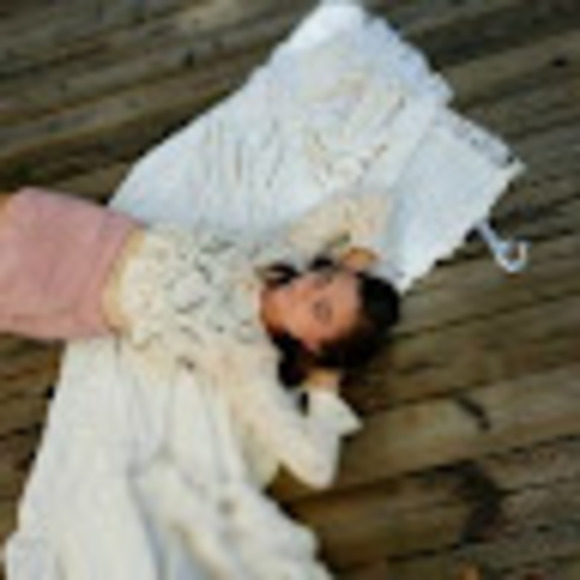 Meet your Posher, Amelia - Picture 1 of 1